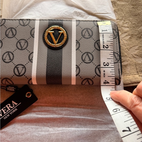 Vera New York Gray and Black Wallet Gold Accents New $39 Huge Sale Fast Ship - Picture 7 of 11